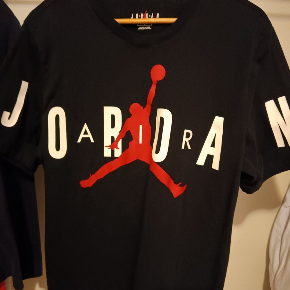 Size Large Air Jordan Shirt.
